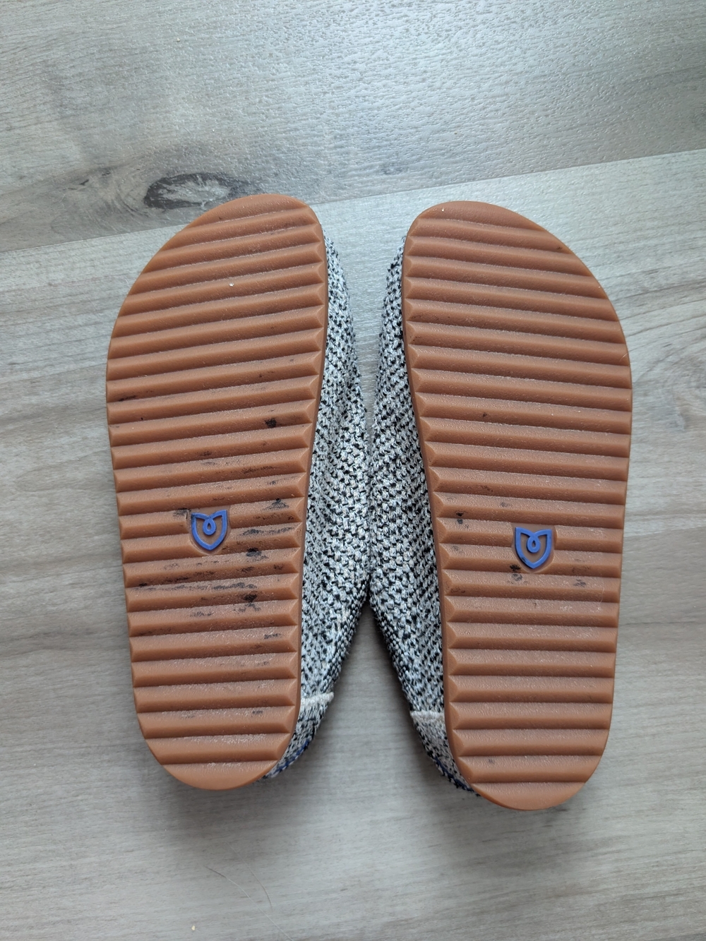 Rothy's The Cozy Clog In Cookies And Cream Boucle, Size 7 (S1) - Picture 5 of 9